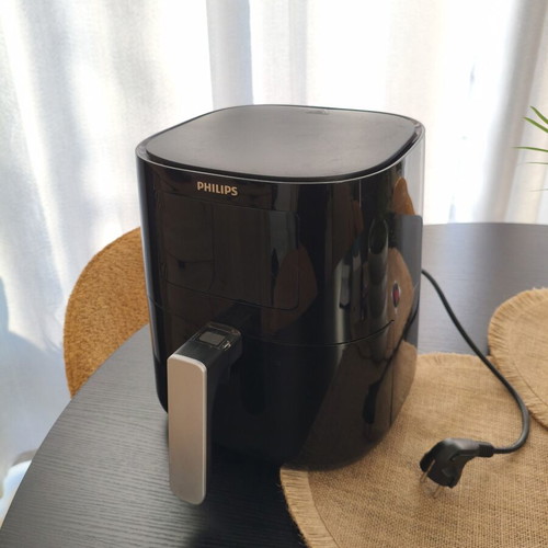 Philips Air Fryer HD9252 used