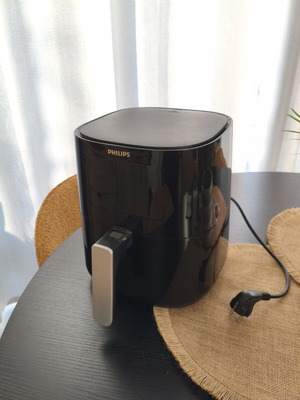 Philips Air Fryer HD9252 used