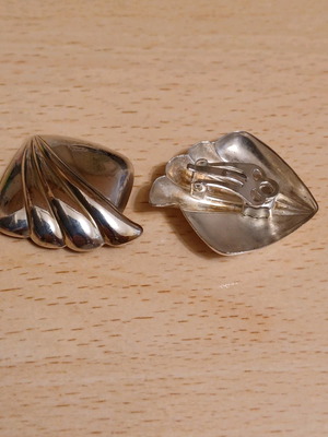 Vintage earrings with clips