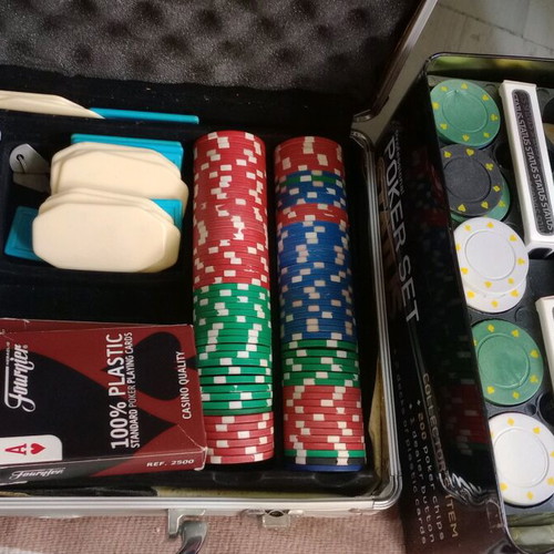 Poker chips like new with case and additional box