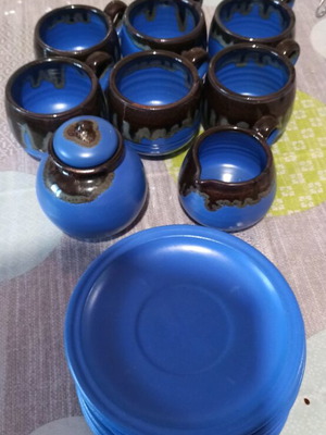 Cup set new with 6 large cups, sugar bowl, creamer and saucers