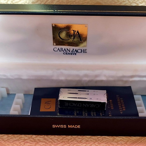 Caran d'Ache Genève pen new with brown marble lacquer and gold accents