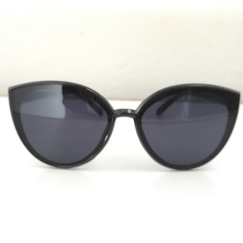Cat Eye Sunglasses like new, black