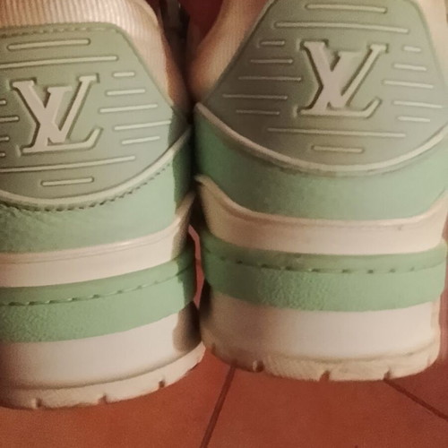 Louis Vuitton Trainer Sneakers mint green and white, like new, size 39