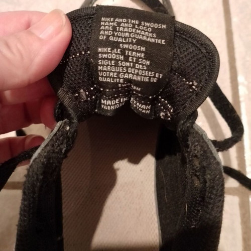 Nike athletic shoes size 34 used, black and white