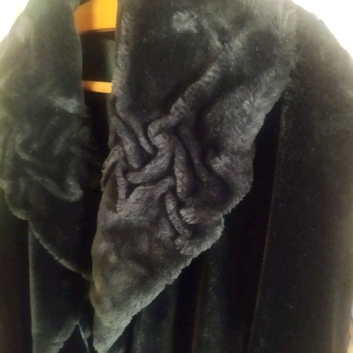 Delmod International women's eco fur size M like new, black