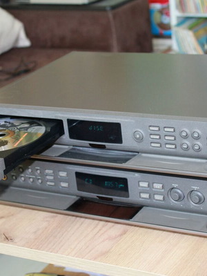 Marantz receiver and player 75SR1020 and 75CD1020