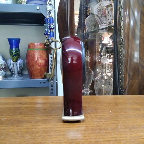 Quartz desk clock like new, battery operated 13x10x4 cm