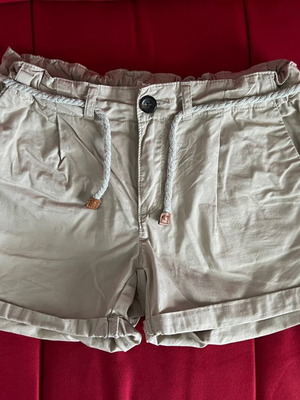 Zara σορτς με ζωνουλα νούμερο 13/14 χρόνων