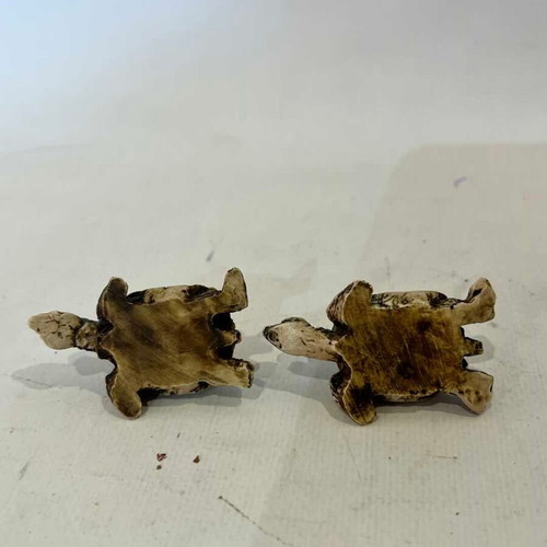 Set of 2 decorative resin turtle miniatures used, 2x5 cm