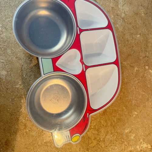 Children's plate car shape with lid like new
