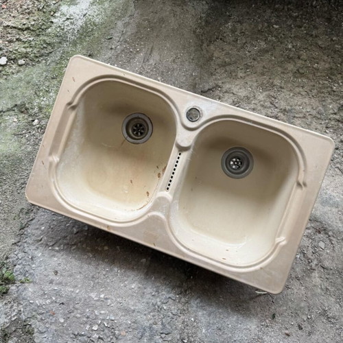 Franke kitchen sink used with minor damage