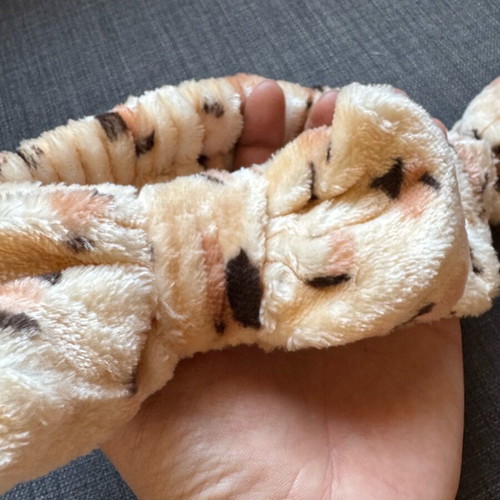 Headband set with face wash bracelets like new