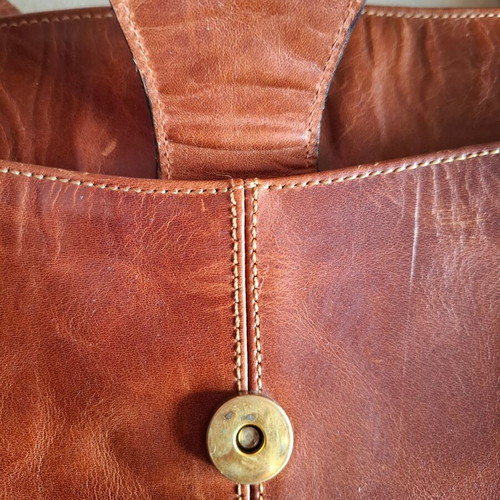 Vintage large leather shoulder bag used, brown