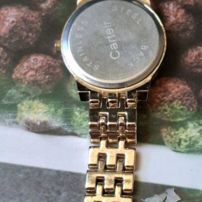 Women's wristwatch like new, decorated with stones