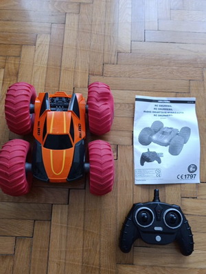 Remote control vehicle like new with 4 wheels and inflatable tires