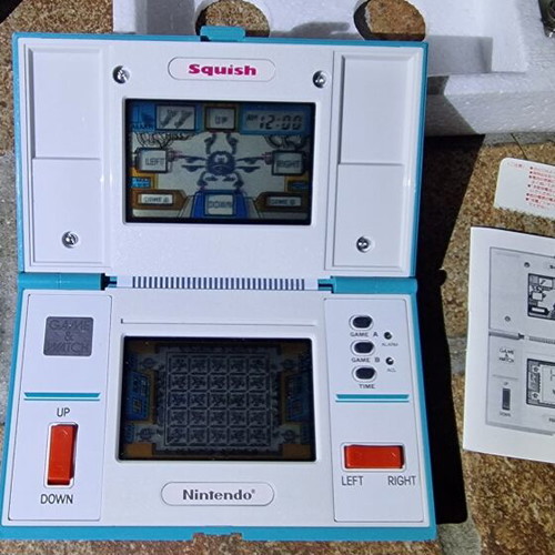 Nintendo Game & Watch Squish 1986 like new