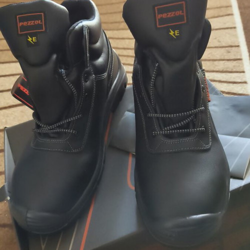 Work boots electrician new, size 43