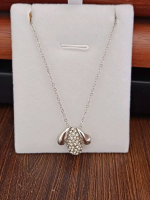 Necklace like new with unique shape