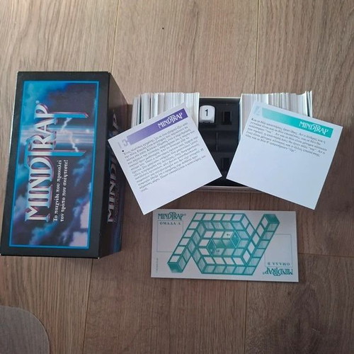 Mindtrap Retro Board Game '90 Collectible Like New