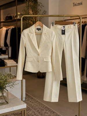 Toi&Moi women's beige suit set new with tags