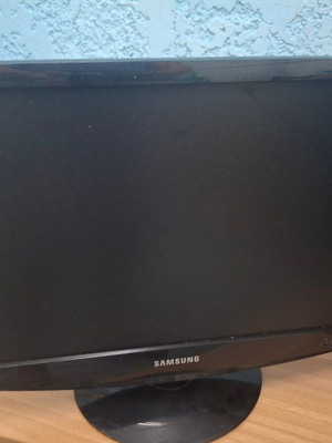 Samsung SyncMaster 2032BW 20" LCD monitor used