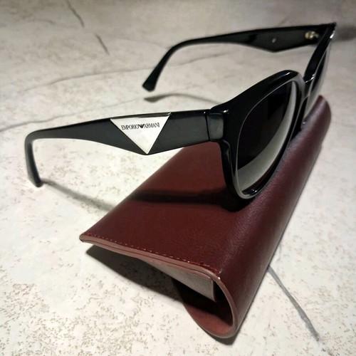 Emporio Armani sunglasses like new, black
