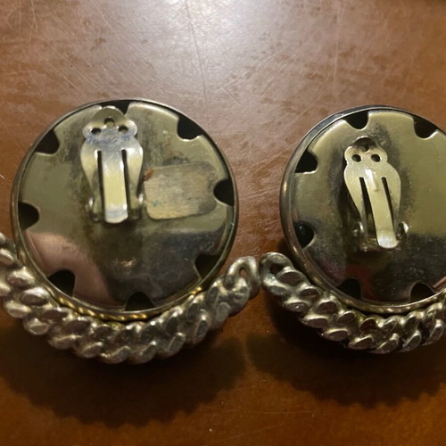 Clip-on earrings like new, silver