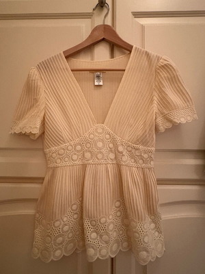 Catherine Malandrino V neck beige blouse like new