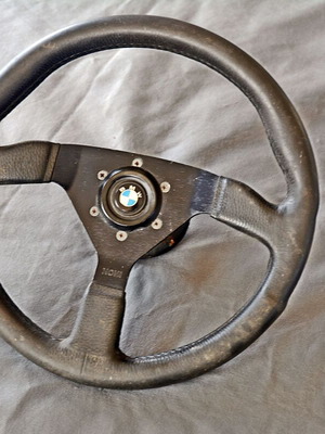 Momo D32 Corse sport leather steering wheel like new