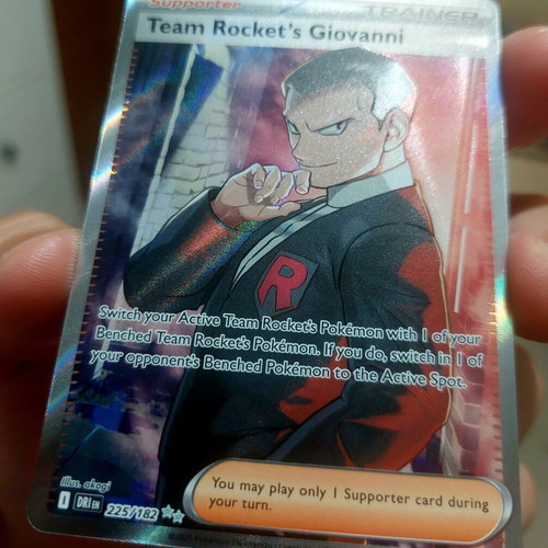 Team Rocket's Giovanni UR card new, Destined Rivals