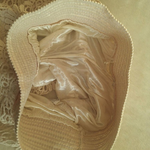 Cream shorts with crochet embroidery ruffles like new, size L/XL