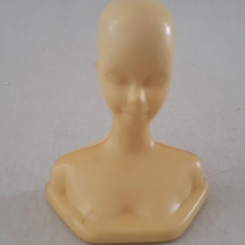 Barbie 1982 Dream Store mannequin head used