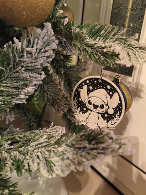 3D Christmas ornaments like new