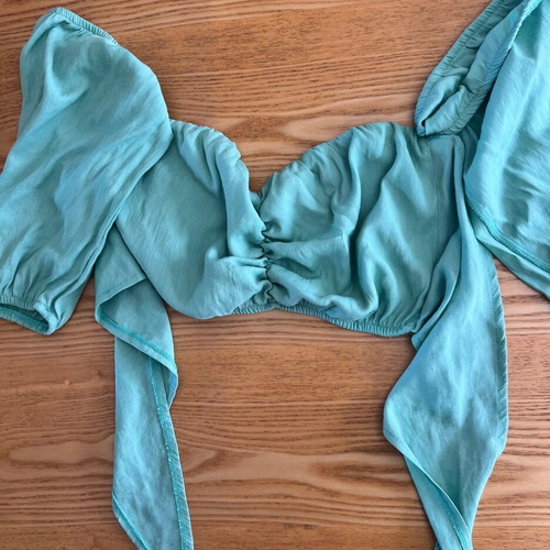 Bubblegun top size L like new, green