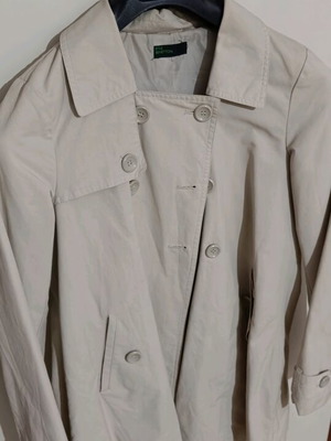 Καμπαρντίνα Benetton σταυρωτό κούμπωμα μπεζ σαν καινούργιο μέγεθος M