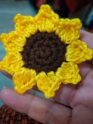 Sunflower bonbonniere knitted keychain made to order