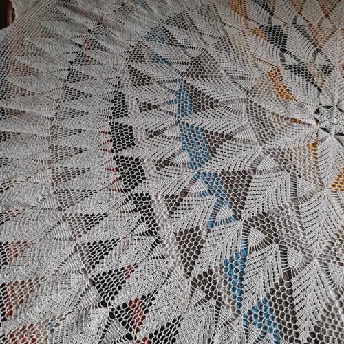 Handmade round tablecloth with crochet like new, beige