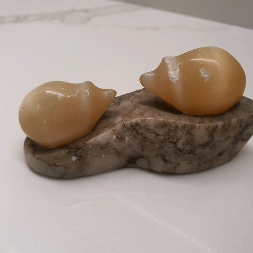 Decorative figurine with 2 hedgehogs like new