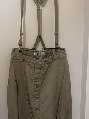 Attrattivo skirt with straps and balloon hem like new, beige, size S