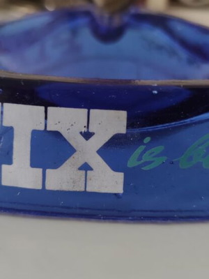 Vintage τασάκι μπύρας FIX, γυαλί κοβαλτίου, δεκαετίες 60-70