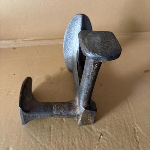 Cast iron cobbler's anvil 1930