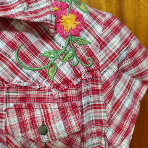 Women's checked shirt with embroidery like new, size XL