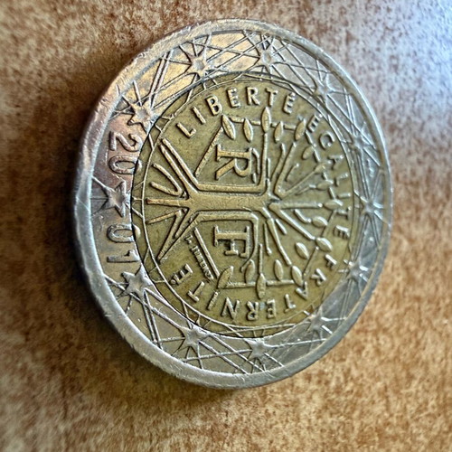 Collectible 2€ coin used with rare minting errors from France