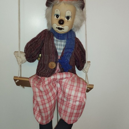 Porcelain hanging clown vintage like new, in excellent condition