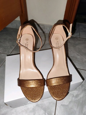 Sandals new gold-bronze