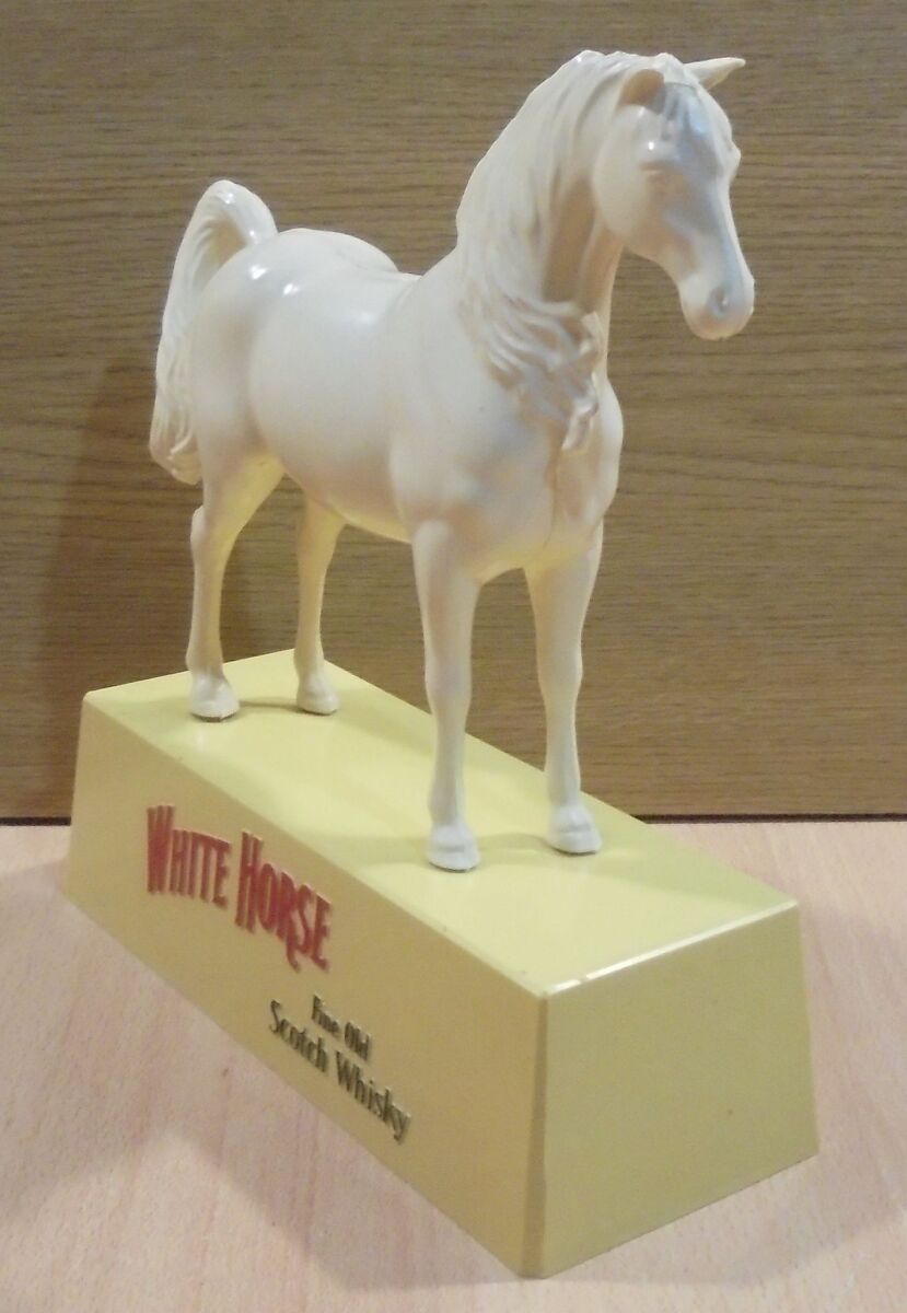 White Horse Scotch Whisky old… - € 160,00 - Vendora.cy