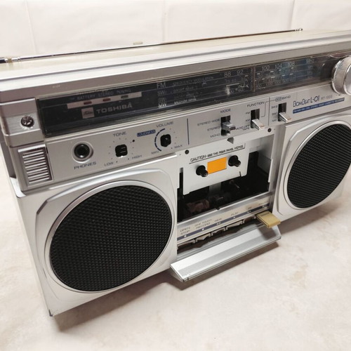 Toshiba RT-100S Vintage Boombox used, radio and cassette player