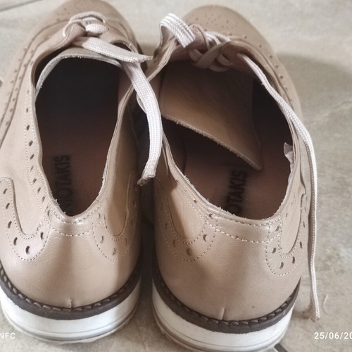 Chaniotakis women's leather Oxford shoes like new