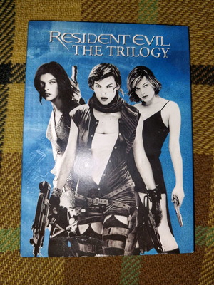 Resident Evil Trilogy DVD like new with subtitles